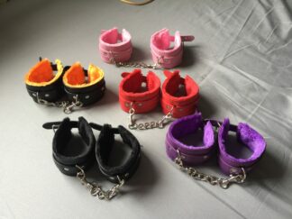 [BB006] BDSM กุญแจมือหนังขน